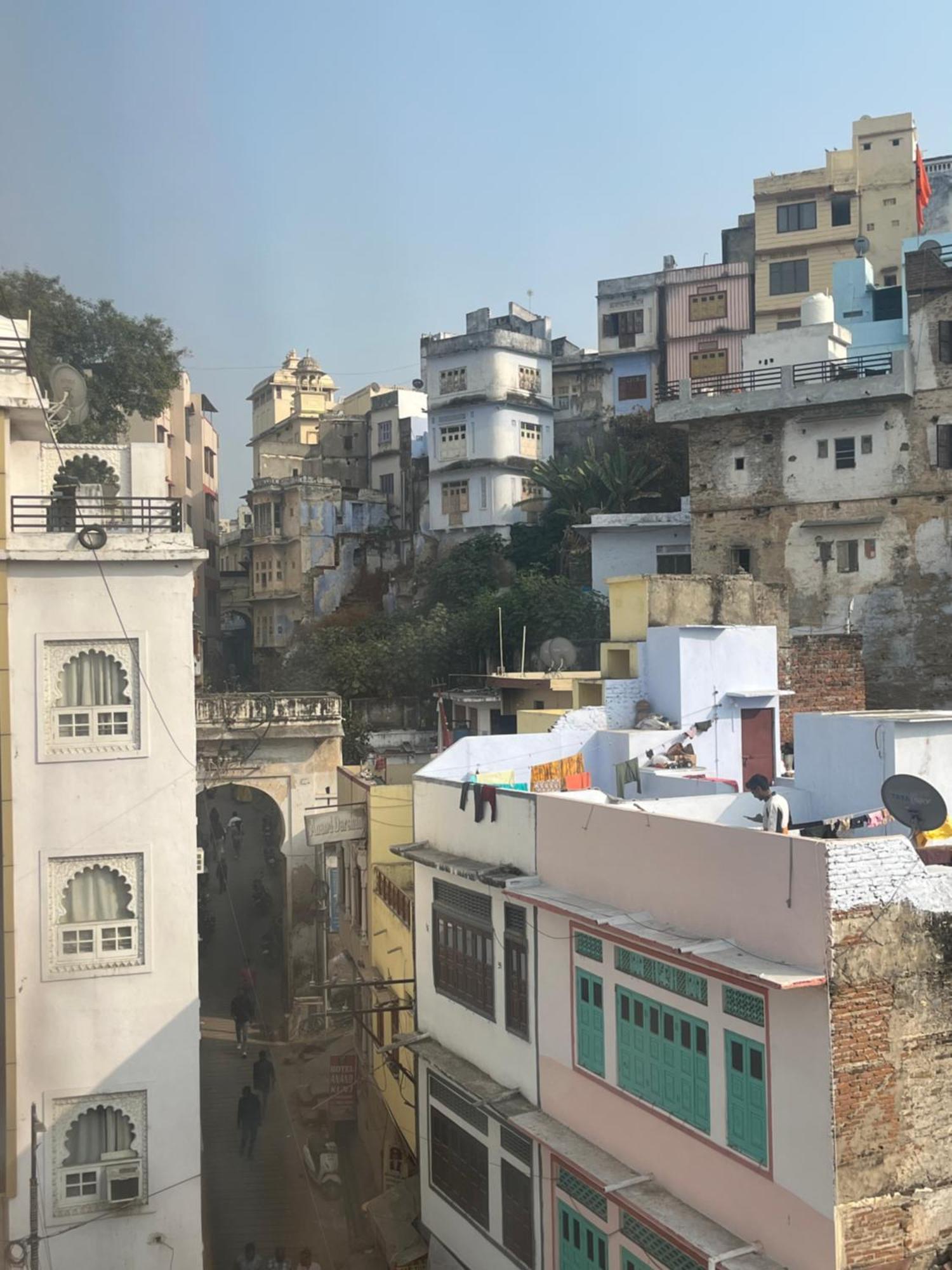 Bansuri Hotel - Opposite Shreenathji Temple Just80Mtr Walk L 1Min Away 966O9O1Oo6 Nathdwara Bagian luar foto