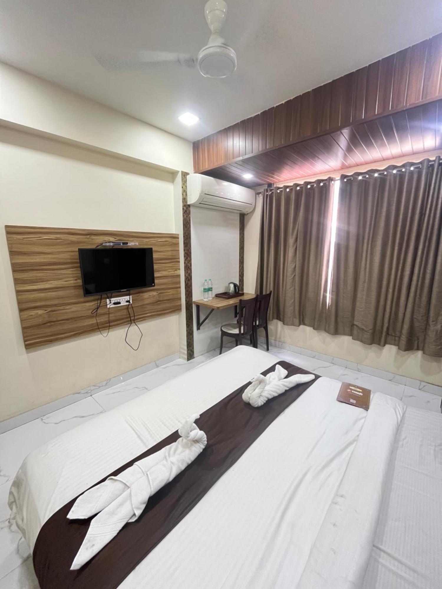 Bansuri Hotel - Opposite Shreenathji Temple Just80Mtr Walk L 1Min Away 966O9O1Oo6 Nathdwara Bagian luar foto