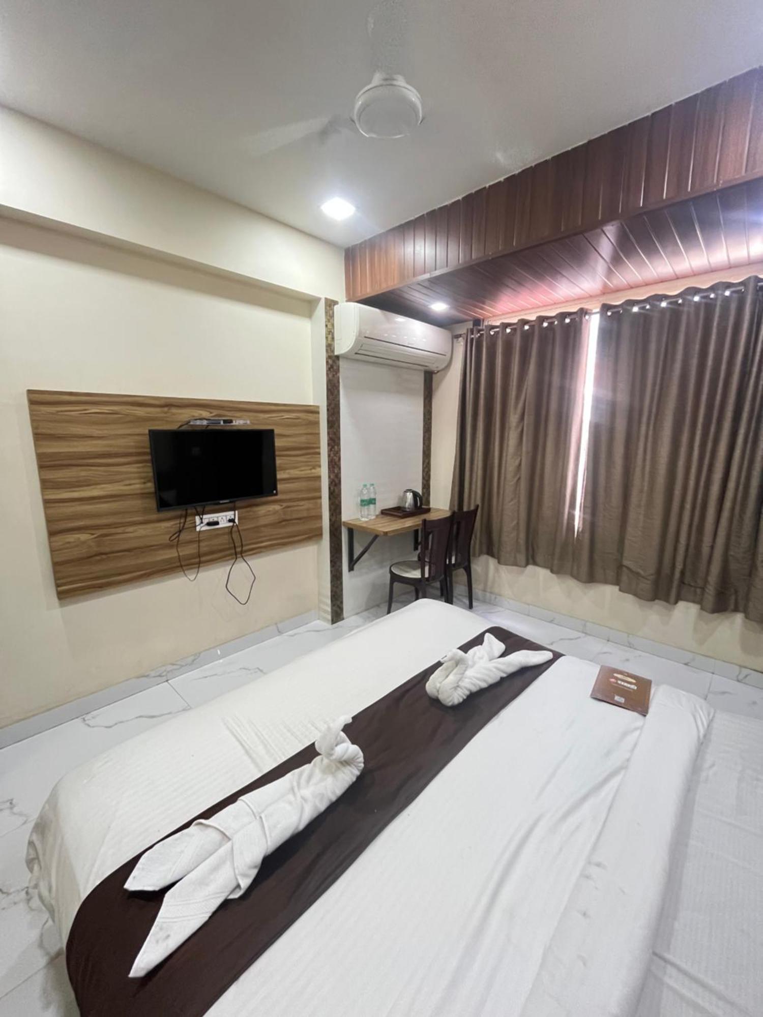 Bansuri Hotel - Opposite Shreenathji Temple Just80Mtr Walk L 1Min Away 966O9O1Oo6 Nathdwara Bagian luar foto